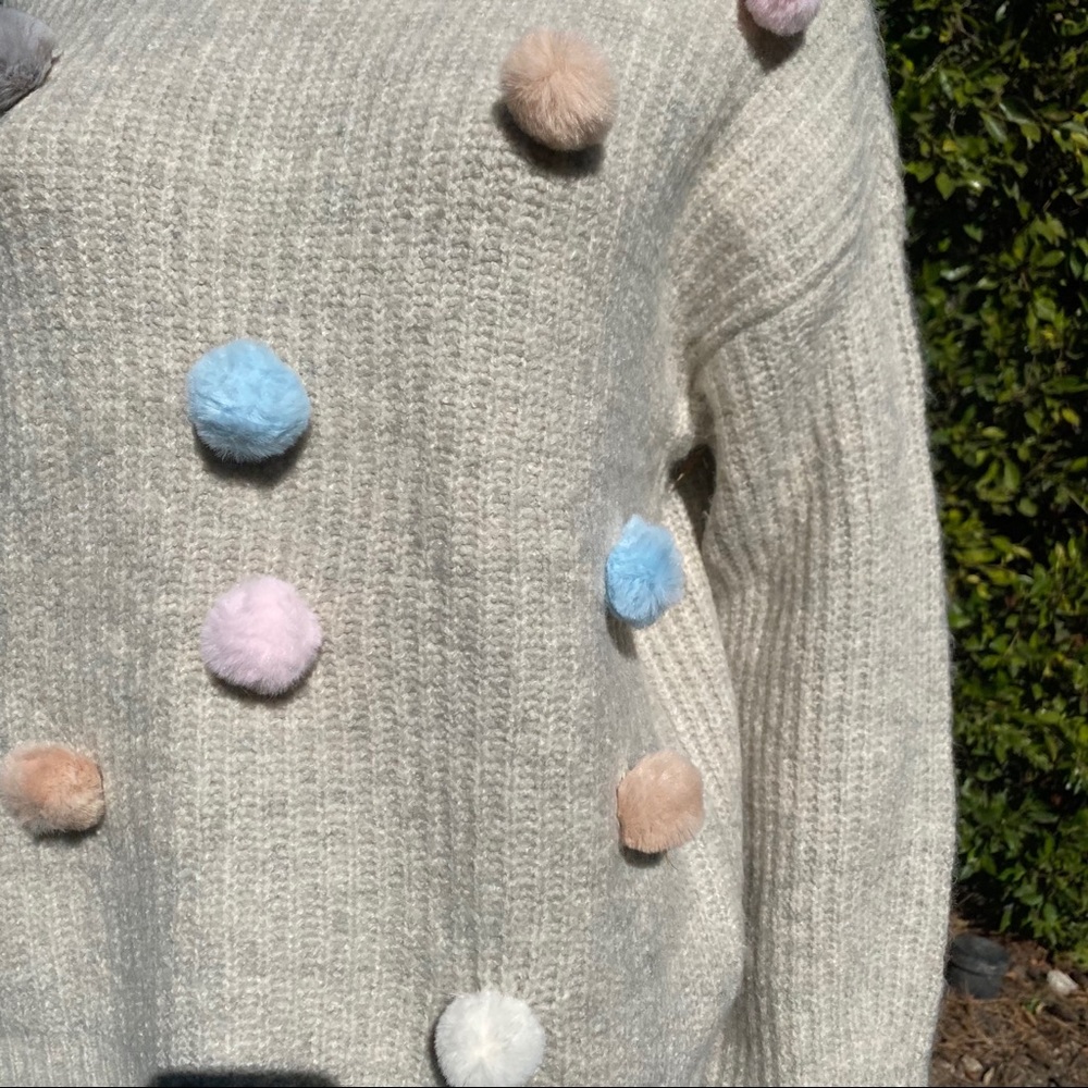 ROMEO + JULIET COUTURE POM SWEATER - Picture 8 of 9